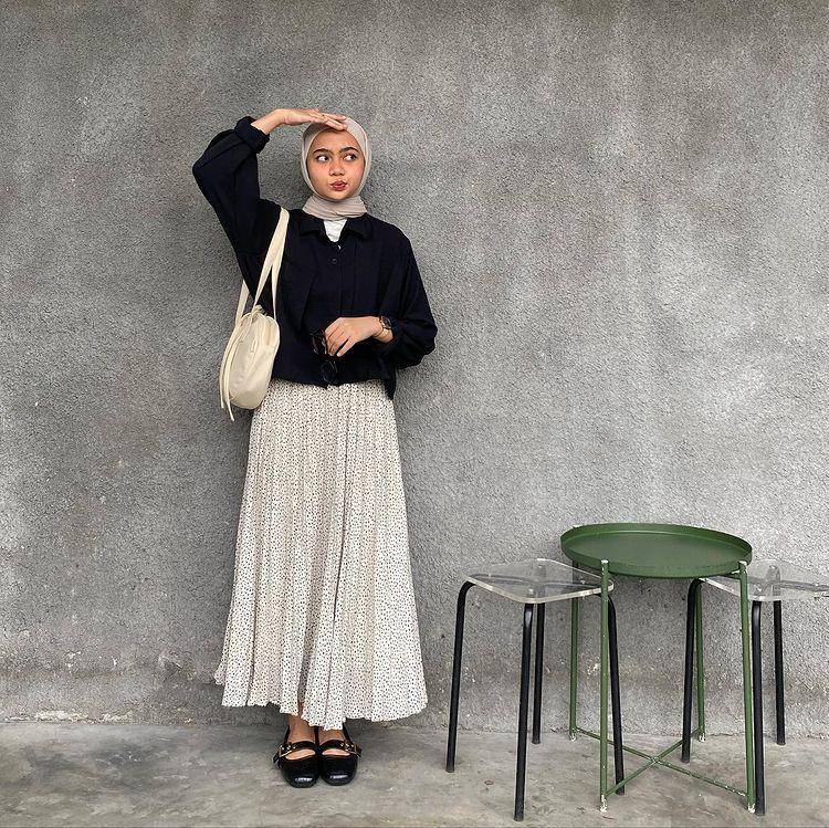 potret Maryam Nurul memakai black top (instagram.com/maryamnurul)