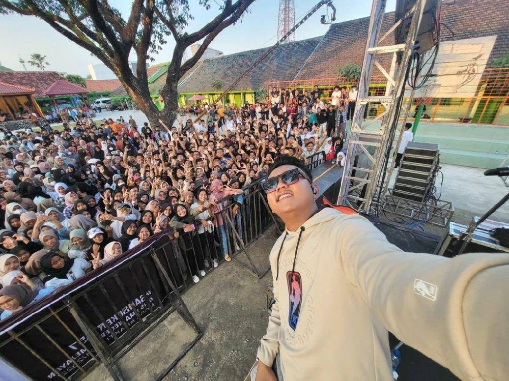 Denny Caknan saat manggung (instagram.com/denny_caknan)