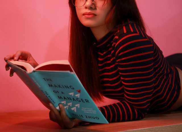 5 Hal Produktif yang Bisa Dilakukan Selain Scrolling Socmed, Baca Buku