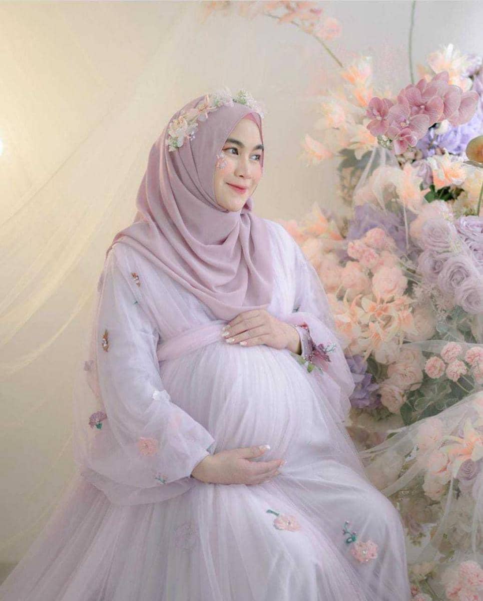 outfit ungu Anisa (instagram.com/anisarahma_12)