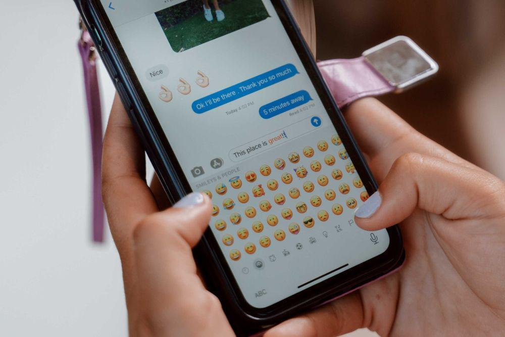 5 Etika Tak Tertullis di Grup Chat Kantor, Jangan Iseng Melulu!