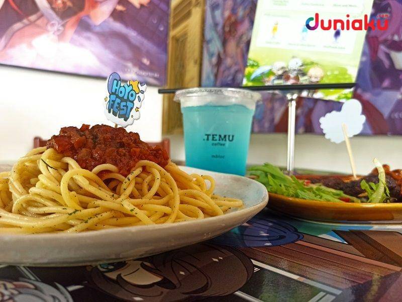 Foto makanan di HoYo FEST 2022. (Dok. Duniaku.com/Fahrul Razi Uni Nurullah)