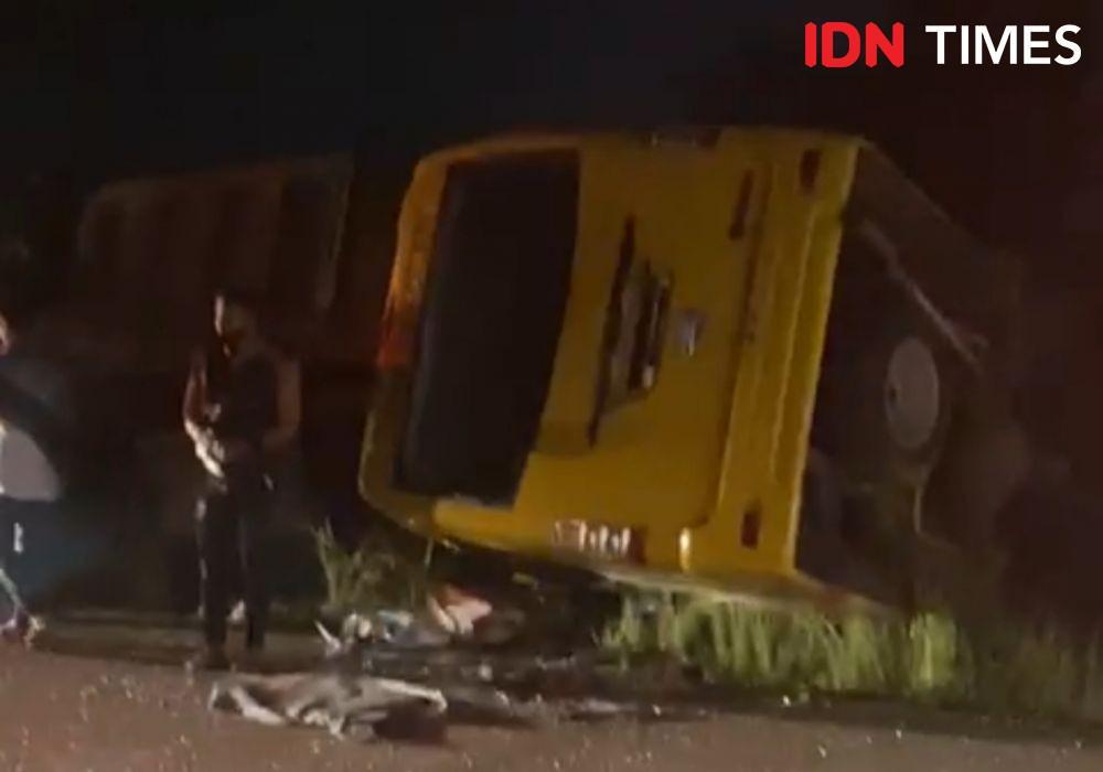 Bus Rombongan RSUD Kota Langsa Tabrak Truk dan Mopen di Gunung Salak