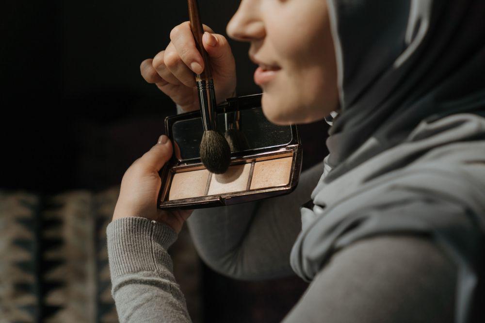 6 Rekomendasi Compact Powder Lokal Terbaik, Wajah Auto Flawless
