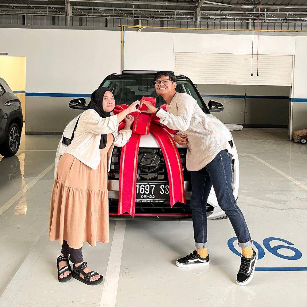 Musdalifah Basri dan suami (instagram.com/dianiyoy)