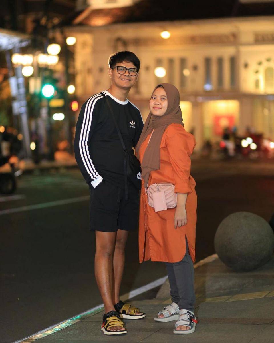 Musdalifah Basri dan suami (instagram.com/dianiyoy)