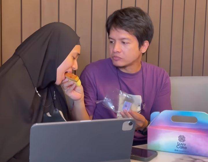 Momen mesra Dimas Seto dan Dhini Aminarti (instagram.com/dimasseto_1)