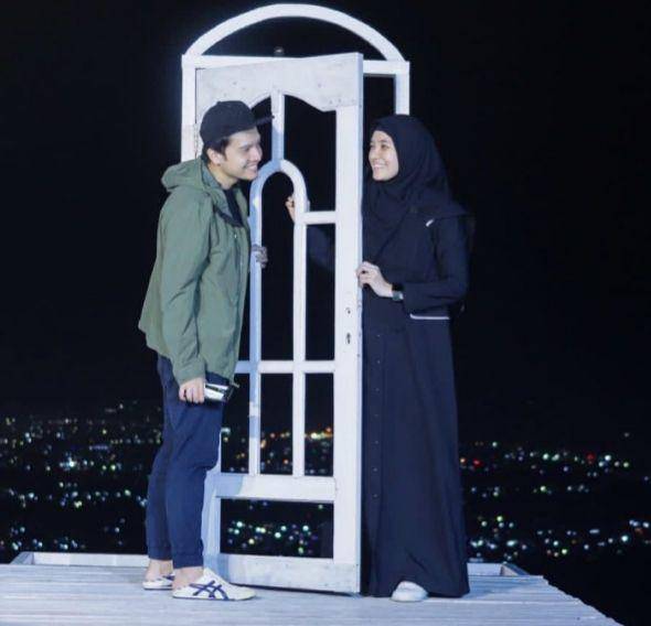 Momen mesra Dimas Seto dan Dhini Aminarti (instagram.com/dimasseto_1)