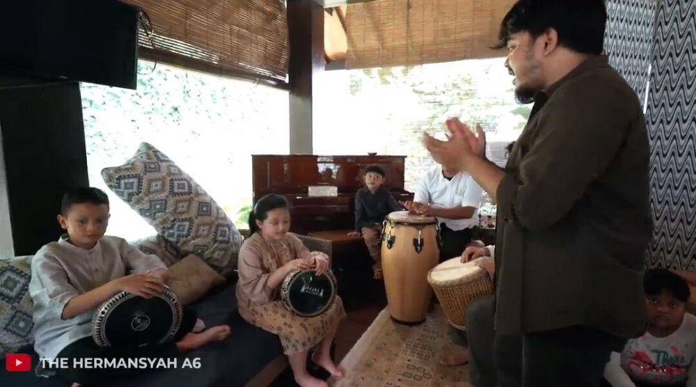 Arsy dan Sulaiman duet selawat. (dok. youtube.com/The Hermansyah A6)