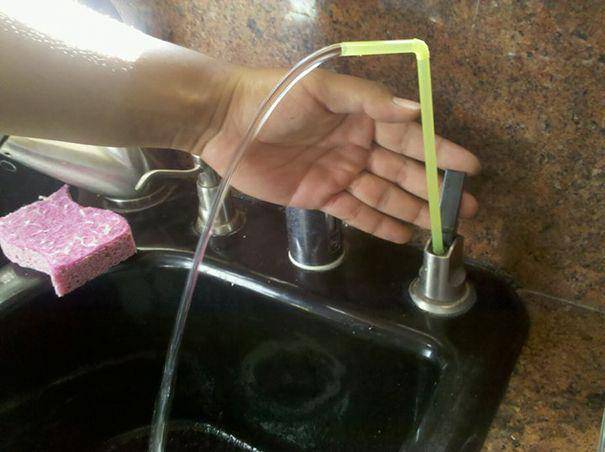 potret solusi kocak saat memperbaiki barang (imgur.com/user/FancyPineapple)