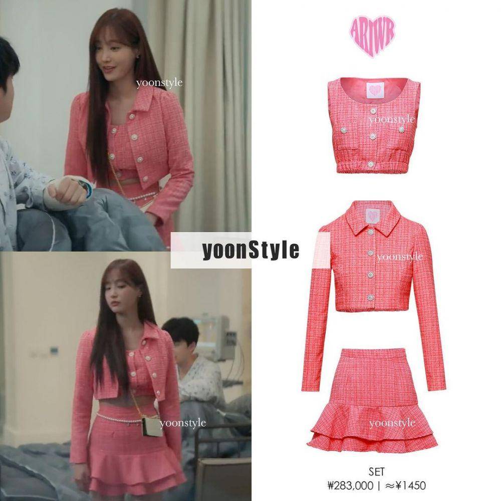 harga fashion item Yeonwoo di The Golden Spoon (instagram.com/yoonstyle7)