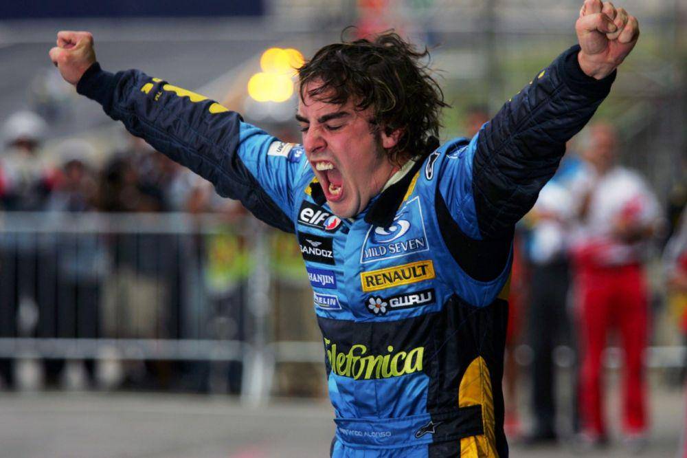 Fernando Alonso saat merayakan gelar juara dunia Formula 1 2005 (formula1.com)