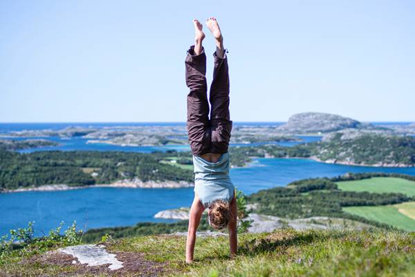 Meningkatkan fokus sebagai manfaat handstand (unsplash.com/valda_photography)