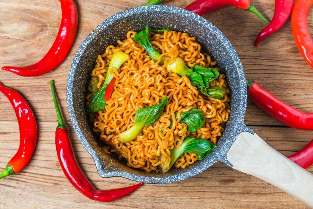 5 Bumbu Pedas yang Bikin Rasa Mie Instan Buatanmu Makin Spesial