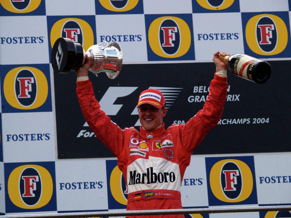 Michael Schumacher saat berada di podium GP Belgia 2004 (ferrari.com)