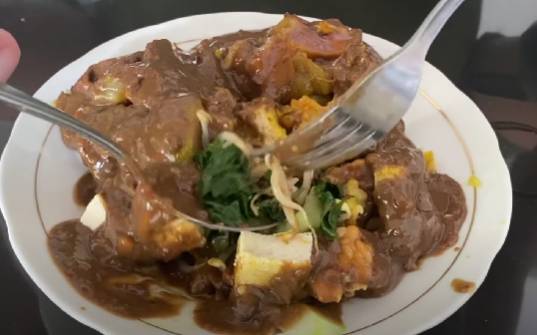 rujak cingur bu kus (youtube.com/Kuliner Legendaris Malang)
