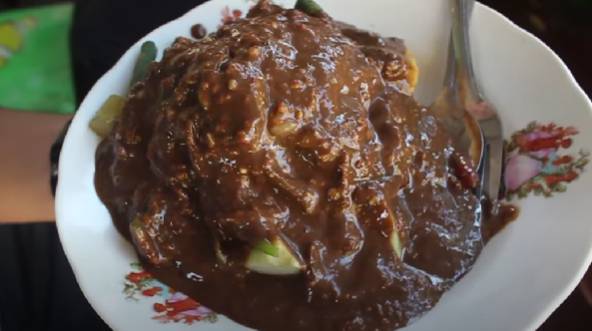 rujak cingur mak tun (youtube.com/Cah Luwe)