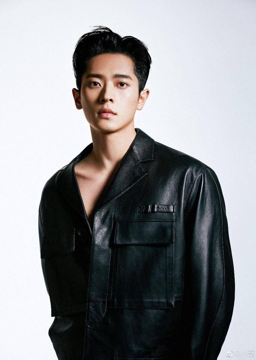 Cheng Lie atau Ryan Cheng (weibo.cn/丞磊)