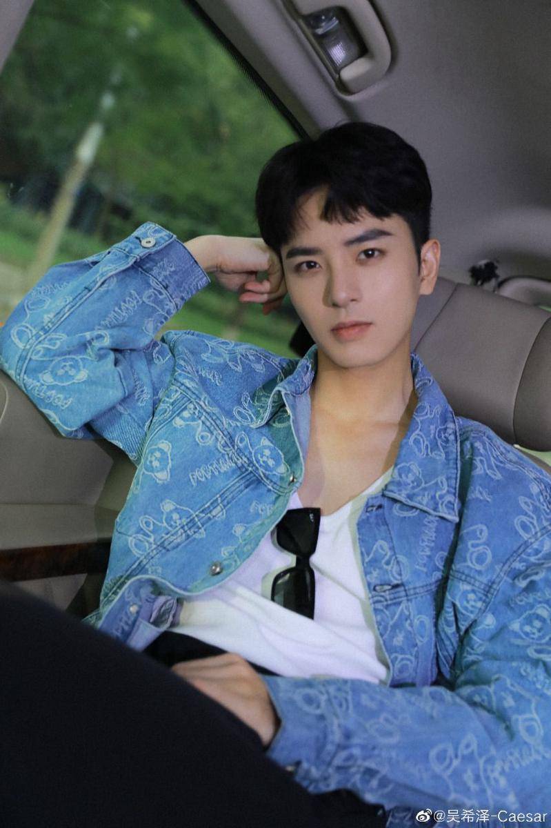 Caesar Wu (weibo.com/吴希泽-Caesar)