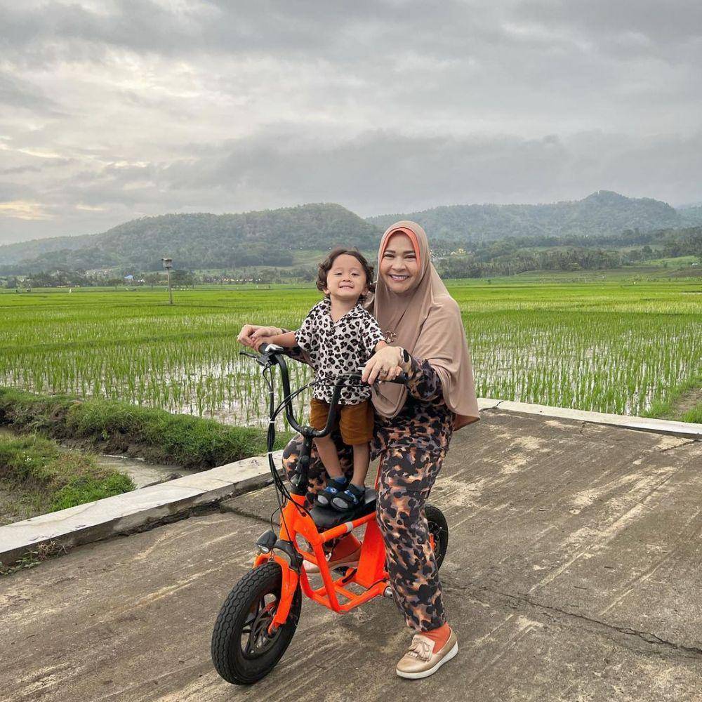 potret liburan keluarga Zaskia Adya Mecca (instagram.com/zaskiadyamecca)