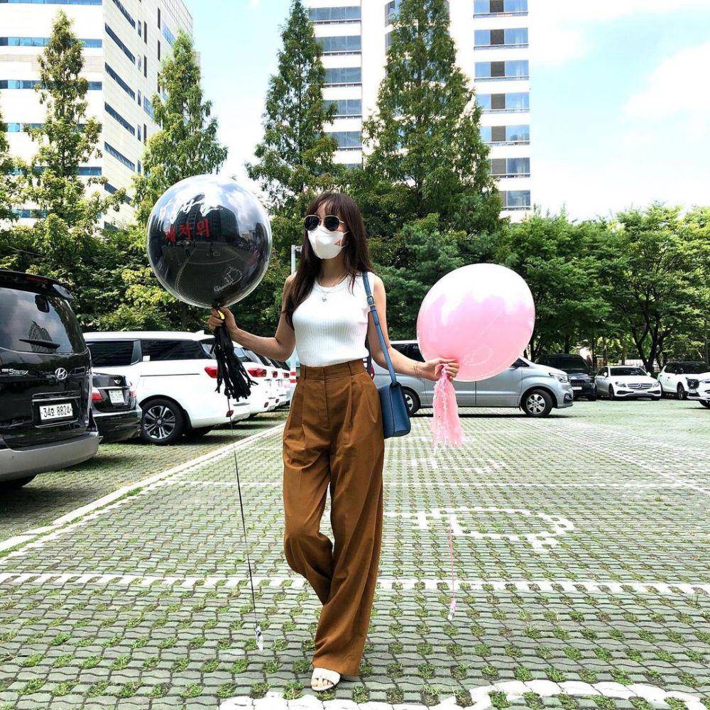 Gaya ngantor ala Uhm Ji-Won (instagram.com/umjeewon)