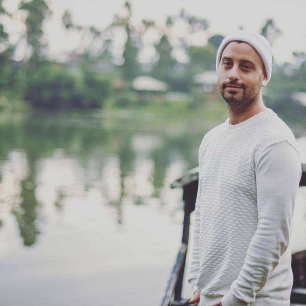 Potret Dave Moffatt di Situ Cileunca, Bandung (instagram.com/davemoffattmusic)