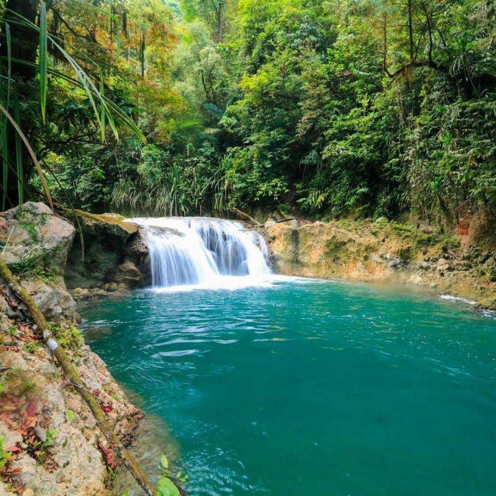 Potret Air Terjun Karawawi (instagram.com/menazmambrasar)