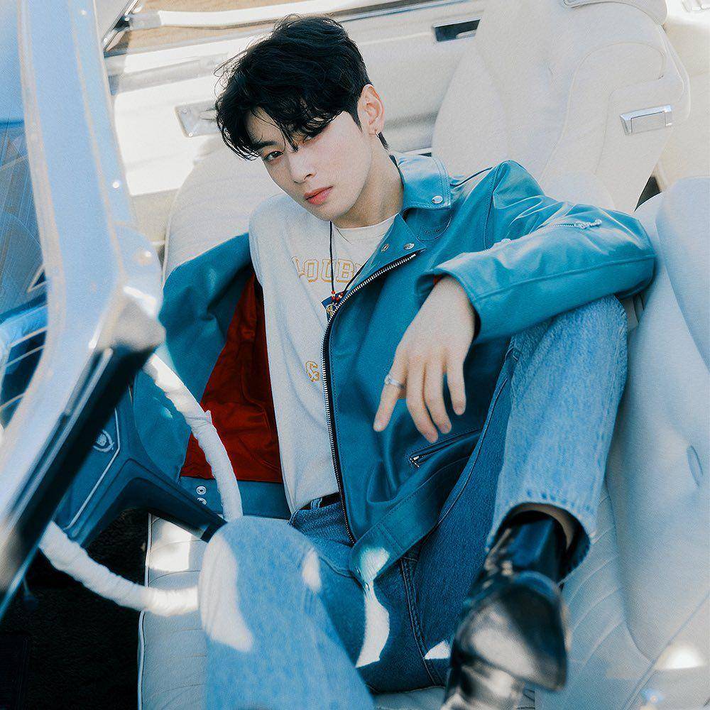 Cha Eunwoo (instagram.com/eunwo.o_c)