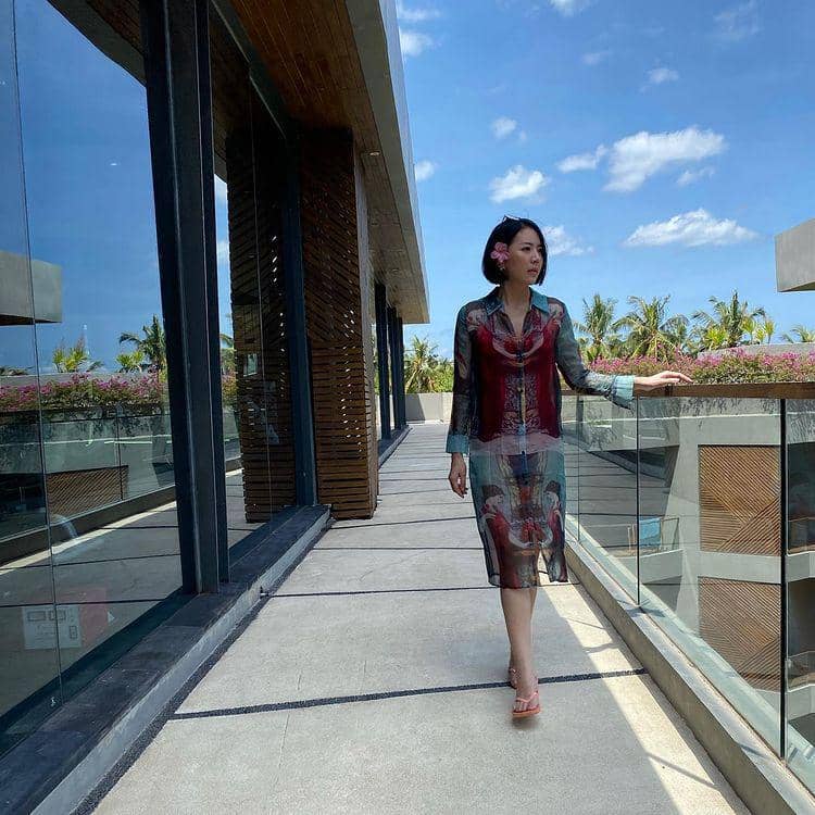 outfit anggun dan elegan ala TikTokers Agnes Jennifer (instagram.com/agnes_jennifer)