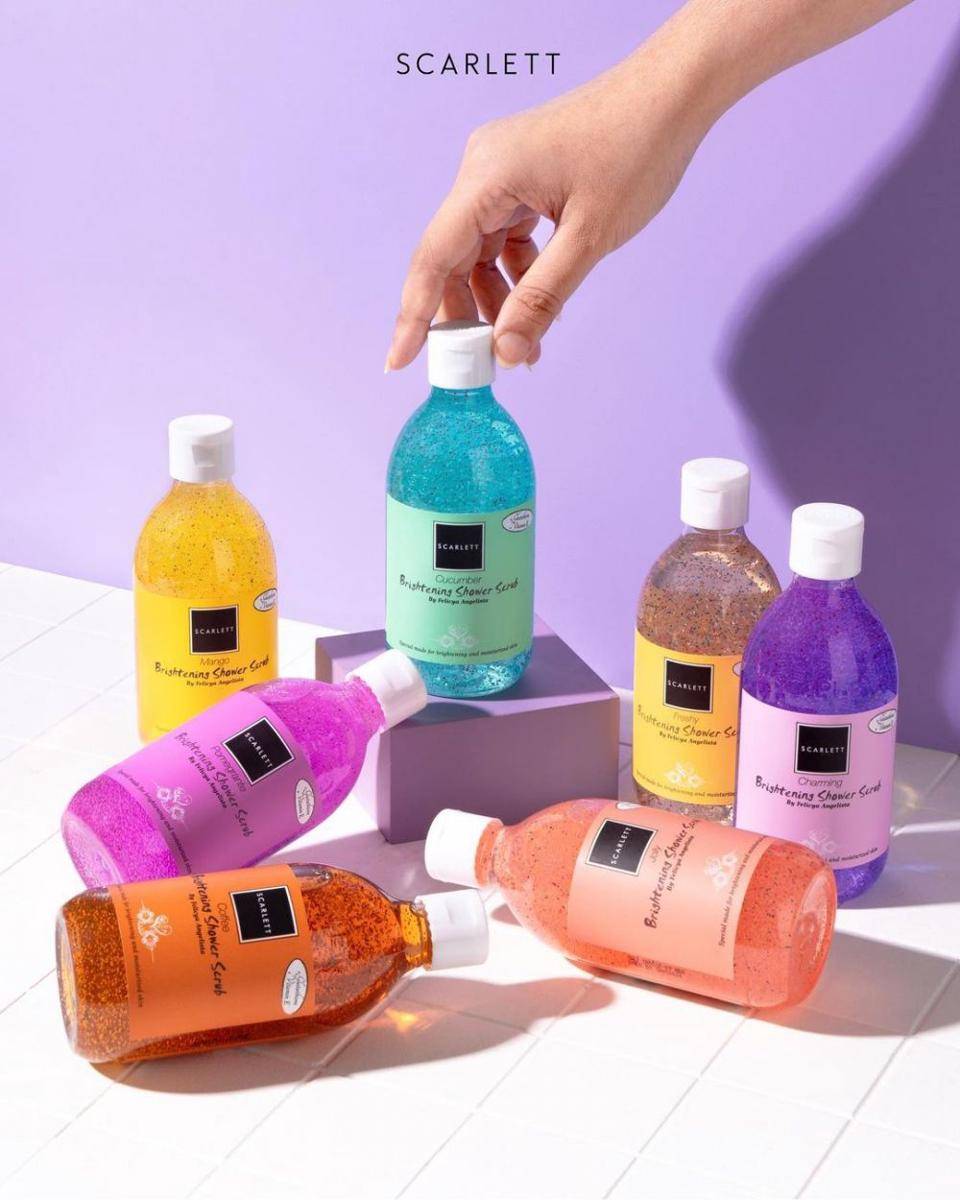 Scarlett Whitening Brightening Shower Scrub (instagram.com/scarlett_whitening)