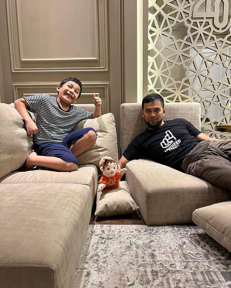 potret Teuku Wisnu dan anak lelakinya (instagram.com/teukuwisnu)