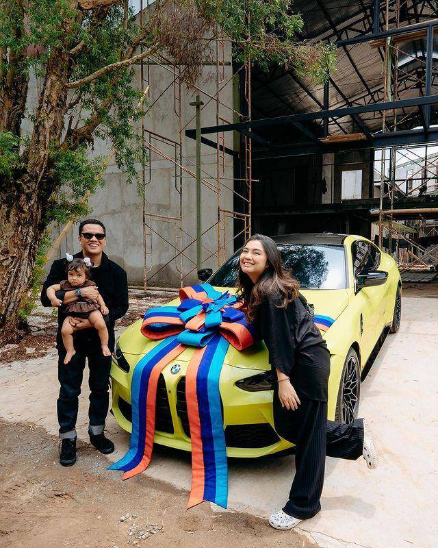 potret Tiara Pangestika dan keluarga (instagram.com/ariefmuhammad)