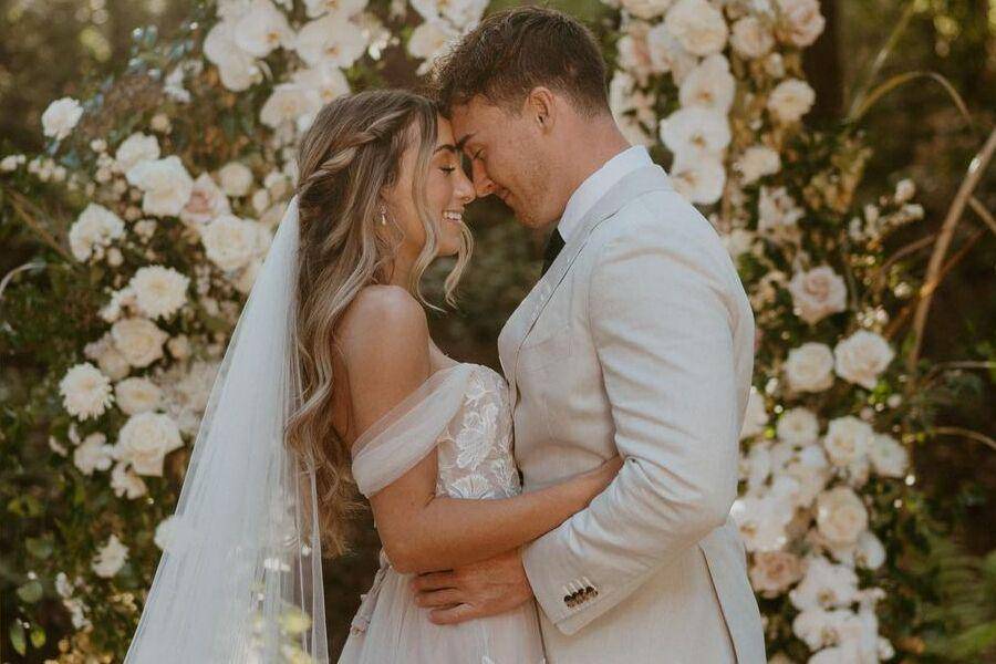 Pernikahan Brooklyn McKnight dan Dakota Blackburn (instagram.com/brooklynandbailey)