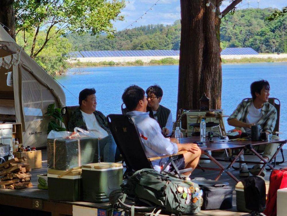 potret member The Backpacker Chef saat berkemah (instagram.com/dindinem)