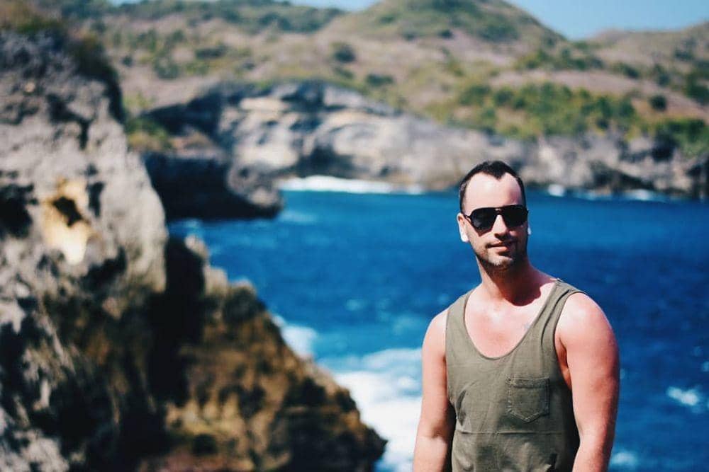 Potret Dave Moffatt di Nusa Penida, Bali (instagram.com/davemoffattmusic)