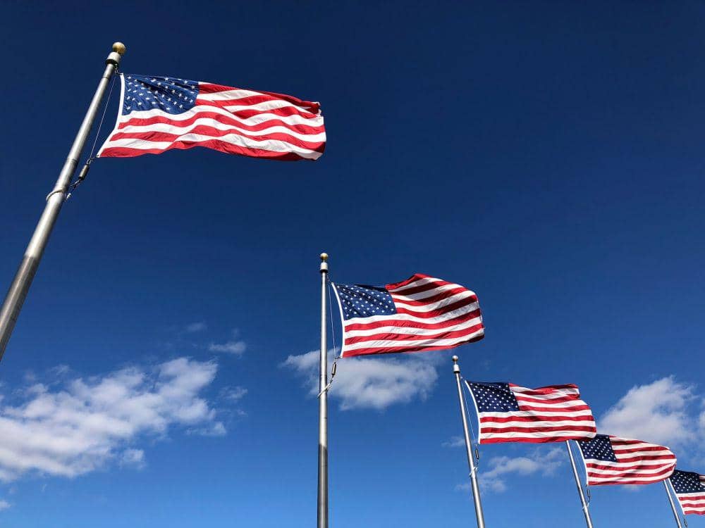 bendera Amerika Serikat (unsplash.com/Kevin Lanceplaine)