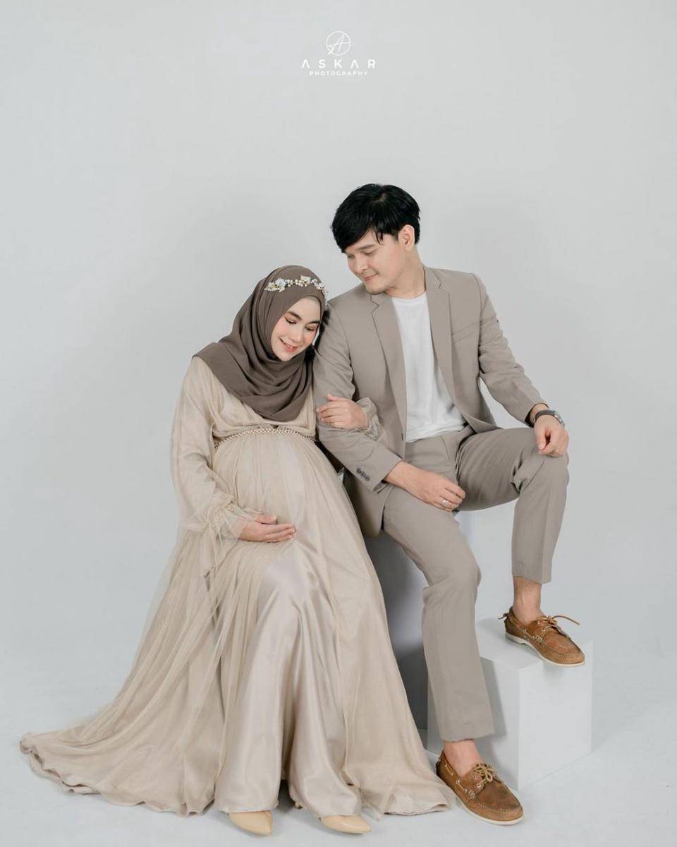 maternity shoot Anisa Rahma dan Anandito (instagram.com/anisarahma_12)