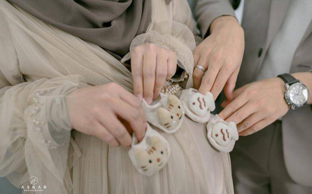 maternity shoot Anisa Rahma dan Anandito (instagram.com/anisarahma_12)
