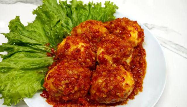 telur balado yang sudah jadi (youtube.com/CR COOK)