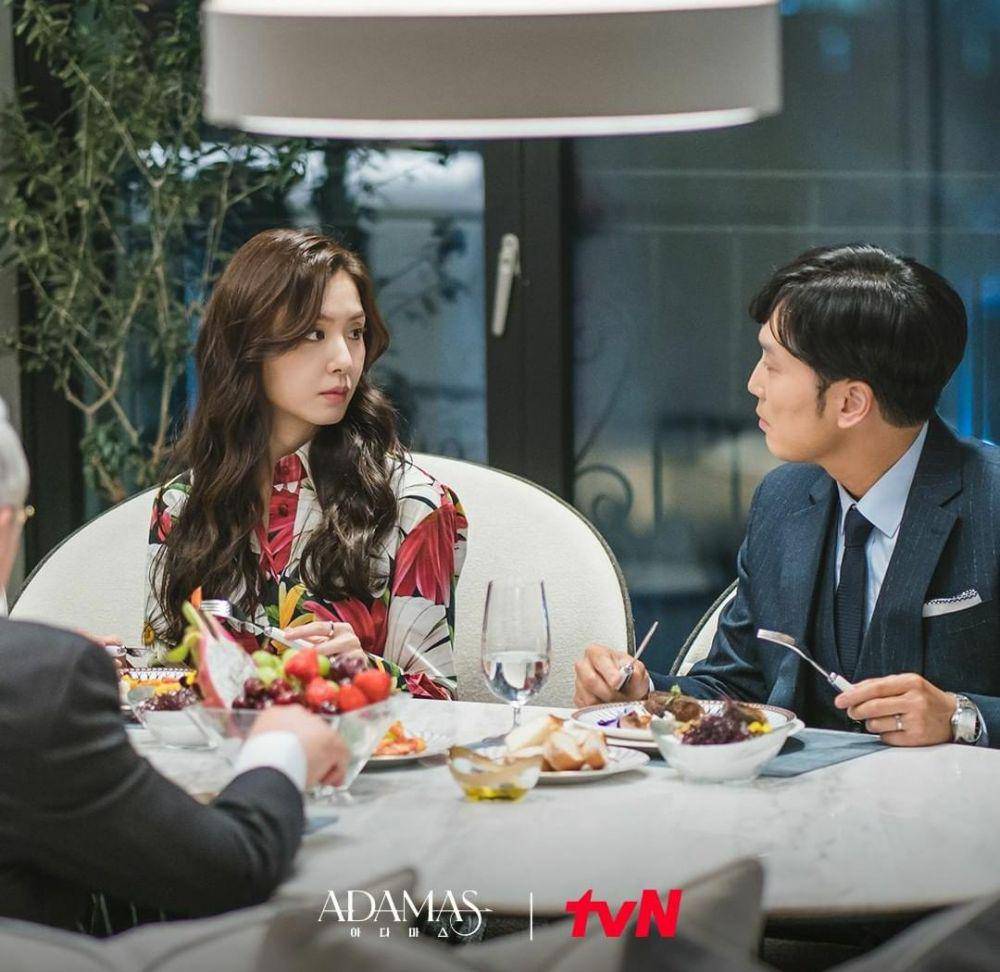 Seo Ji Hye dan Seo Hyun Woo di drama Adamas (instagram.com/tvn_drama)
