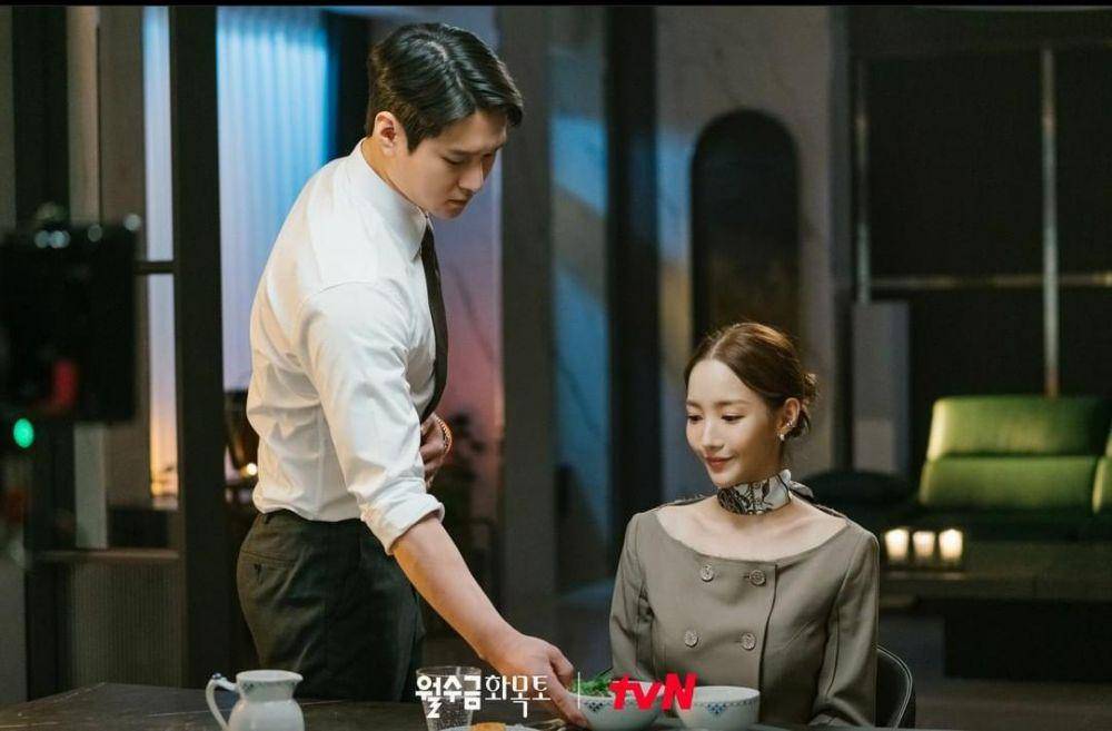 Go Kyung Pyo dan Park Min Young di drama Love in Contract (instagram.com/tvn_drama)