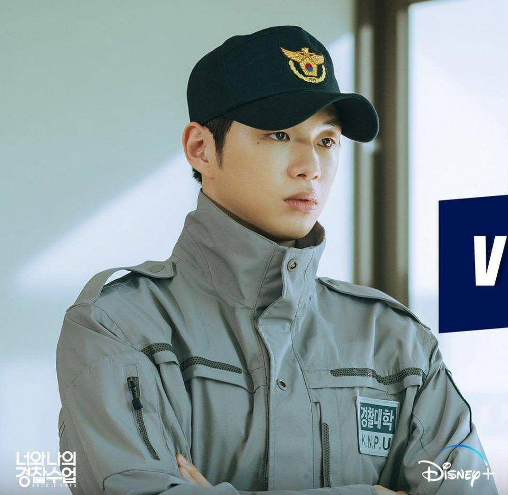 Kang Daniel di drama Rookie Cops (instagram.com/disneypluskr)