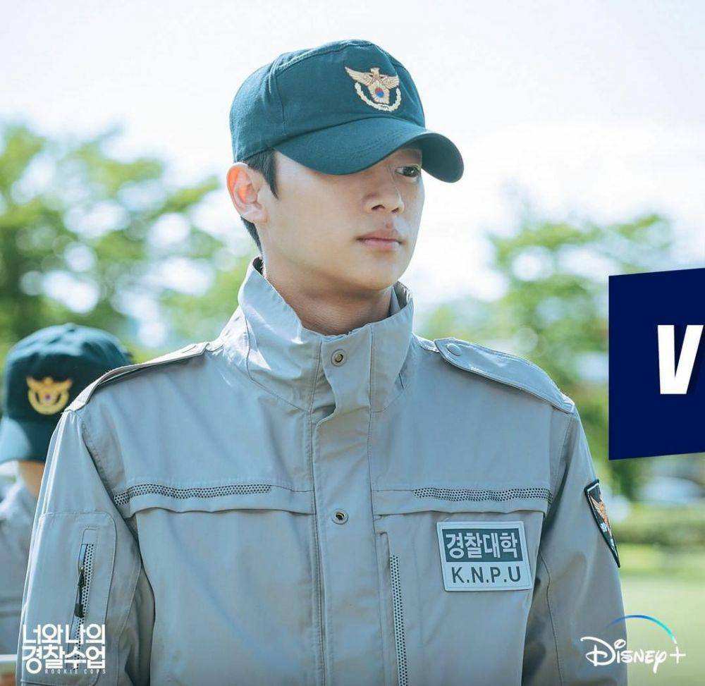 Lee Sin Young di drama Rookie Cops (instagram.com/disneypluskr)