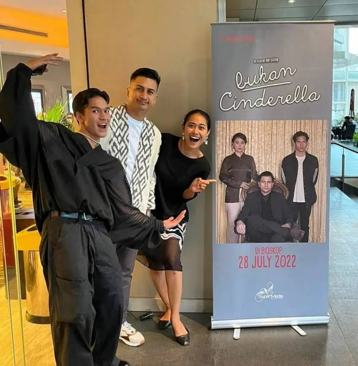 Putri Ayudya dan aktor Bukan Cinderella (instagram.com/_putriatudya)