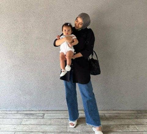Dea Rizkita bersama anak tercinta (Instagram com/dearizkita)