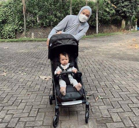 Dea Rizkita bersama anak tercinta (Instagram com/dearizkita)