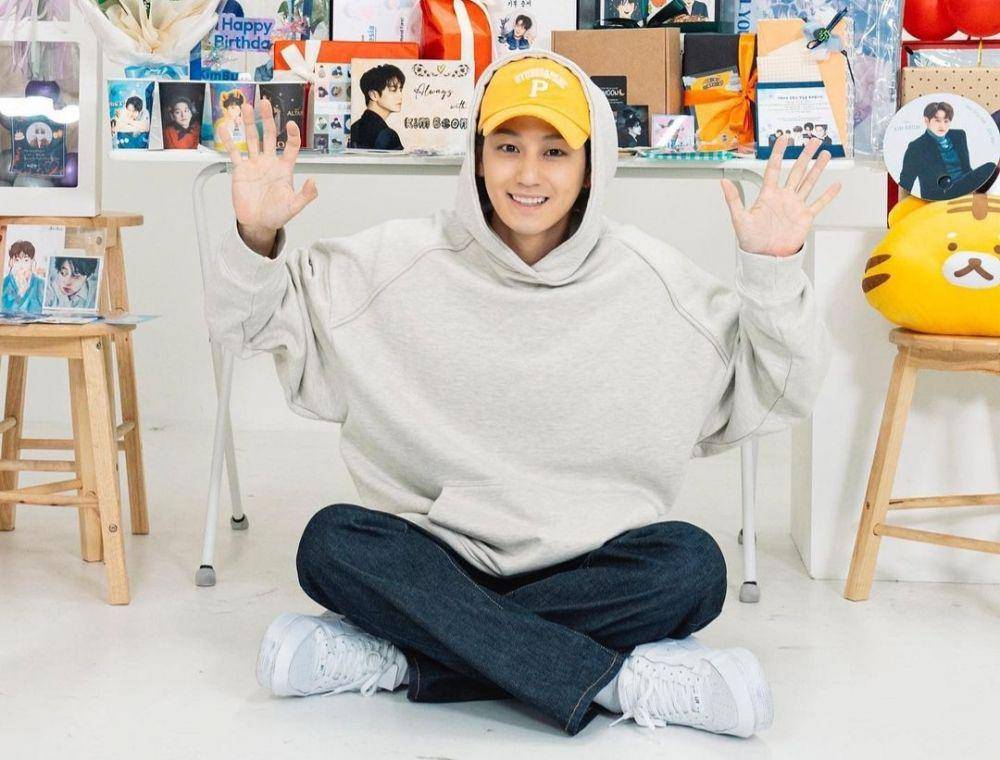 Kim Bum (instagram.com/k.kbeom)