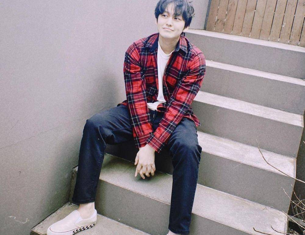 Kim Bum (instagram.com/k.kbeom)
