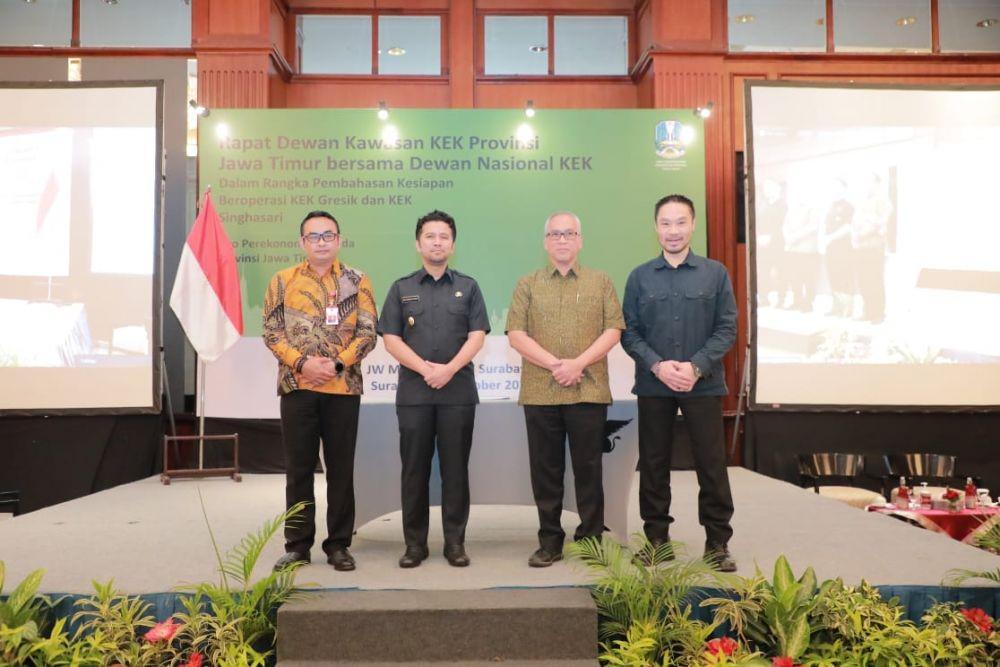Wakil Gubernur Jatim, Emil Elestianto Dardak saat resmikan 2 KEK Jatim siap terima investor. Dok. Humas Pemprov Jatim.
