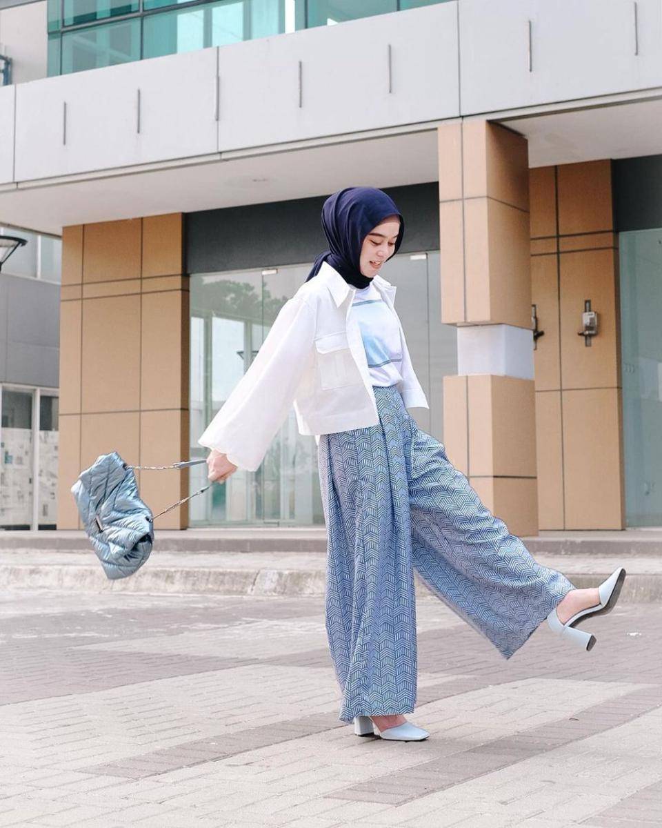 Lesti Kejora mengenakan outer. (instagram.com/lestykejora)
